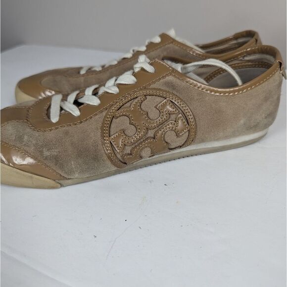 Tory Burch Murphy Sneakers Size 9 Tan Suede Patent Leather Logo Low Top Casual - Picture 3 of 11